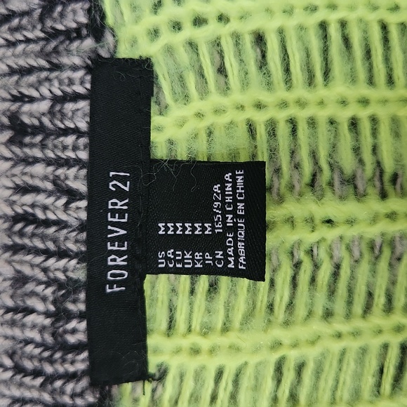 Forever 21 Sweater Womens Plaid Full Zip Thick Cardigan Size Medium Green Black - Picture 3 of 4